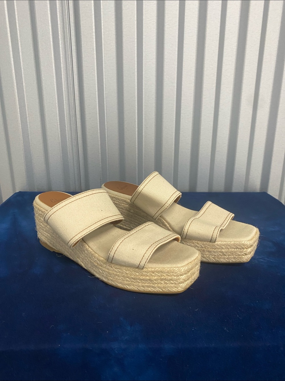 Gorgeous brand new Castaner platform espadrille sandals